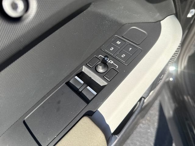 2023 Land Rover Defender S